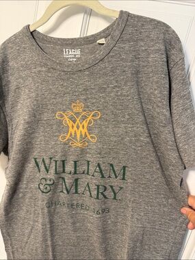 League Gray William & Mary Tee with Green & Gold Logo size L
